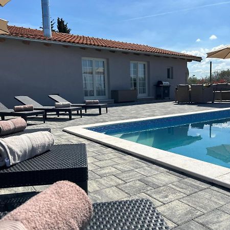 Villa Kuca Za Odmor Capella Stuti Exterior foto