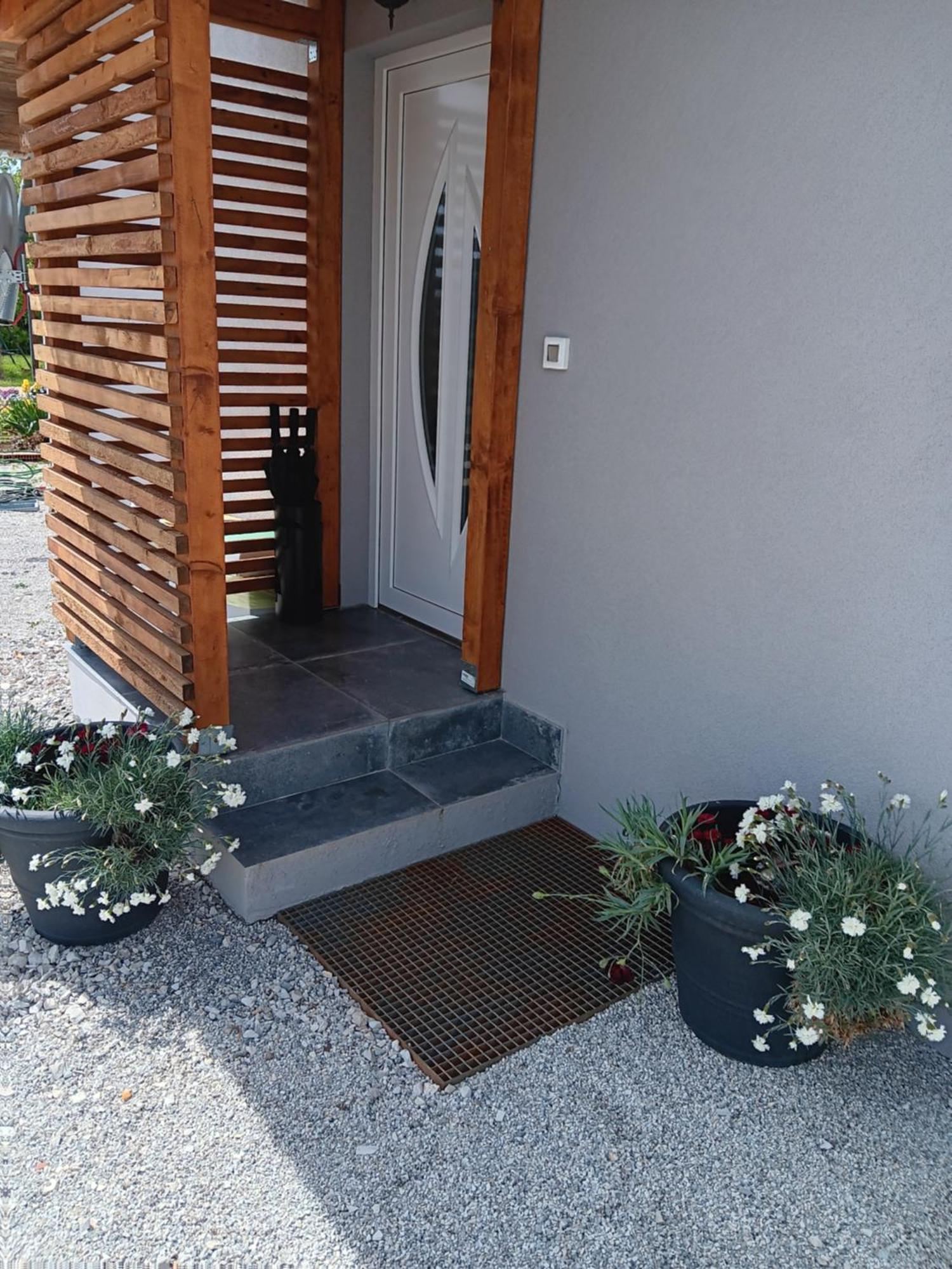 Villa Kuca Za Odmor Capella Stuti Exterior foto